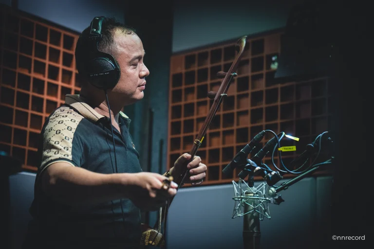 Fayalet Singer